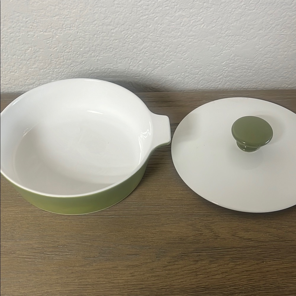Vintage Corningware 1 QT Green and White Casserole Dish - Picture 2 of 3